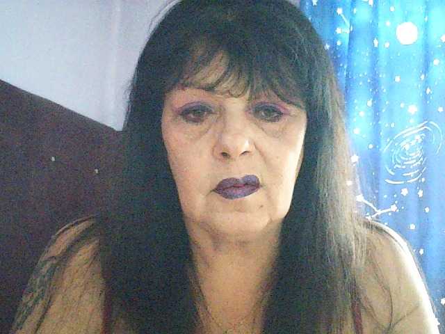 Charms live cam on BongaCams
