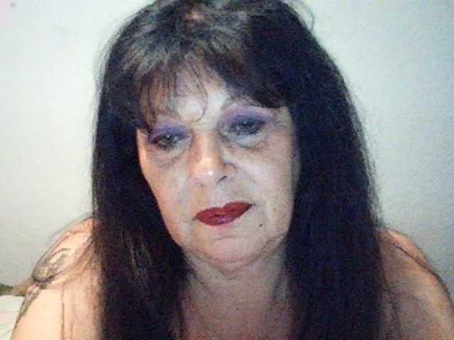 Charms live cam on BongaCams