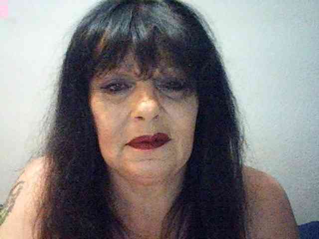 Charms live female cam on bongacams