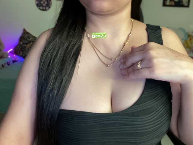 le modèle Jasmine6 est en webcam porno dans un show sur le site bongacams, il possède les tags suivants: Indian,Brunette,Trimmed