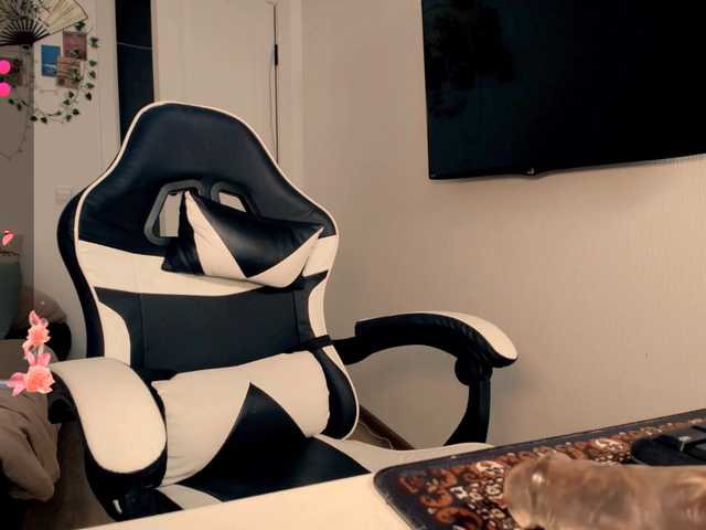 BeccaWhite live cam on BongaCams