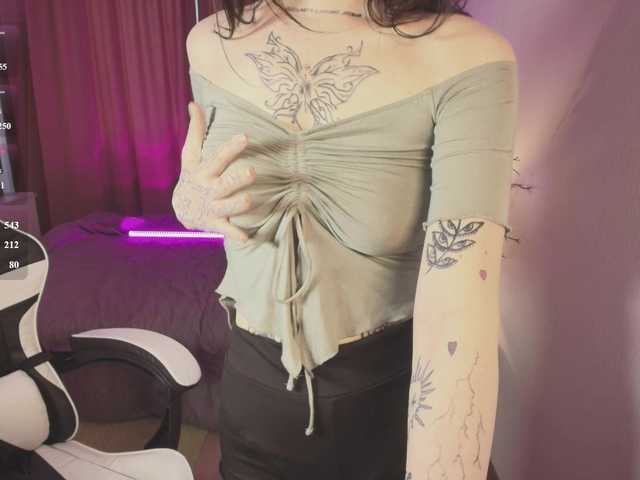 BeccaWhite live cam on BongaCams