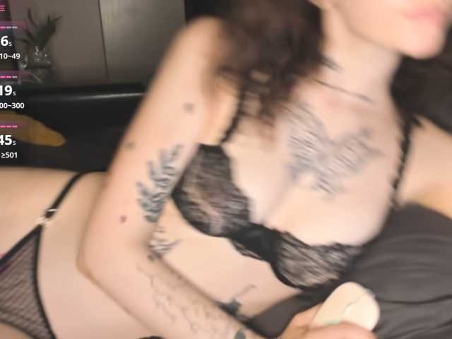 BeccaWhite live cam on BongaCams