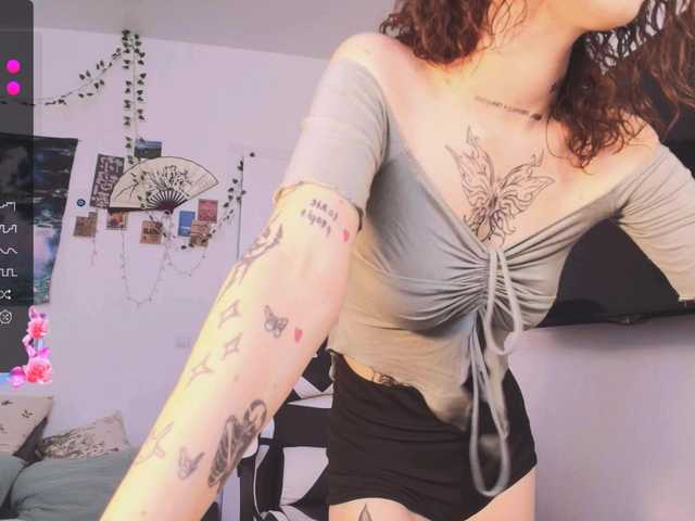 BeccaWhite live cam on BongaCams