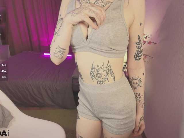 BeccaWhite live cam on BongaCams