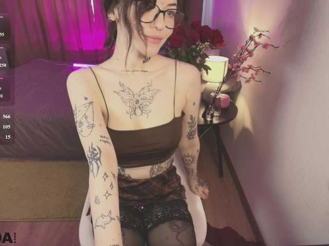 BeccaWhite live cam on BongaCams