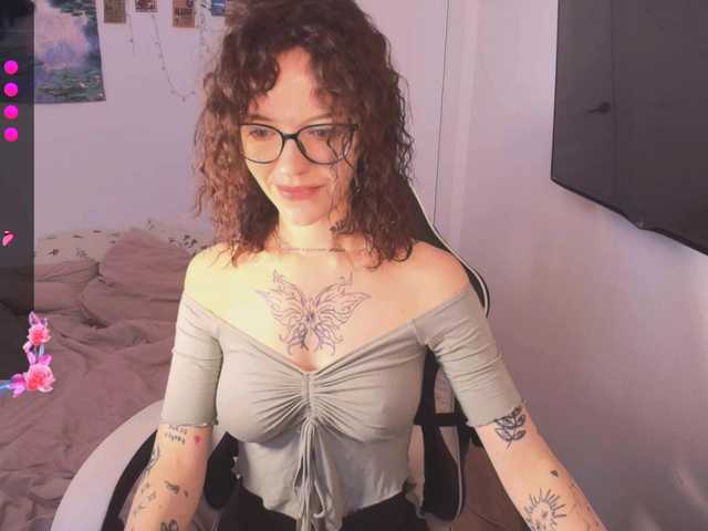 BeccaWhite live cam on BongaCams