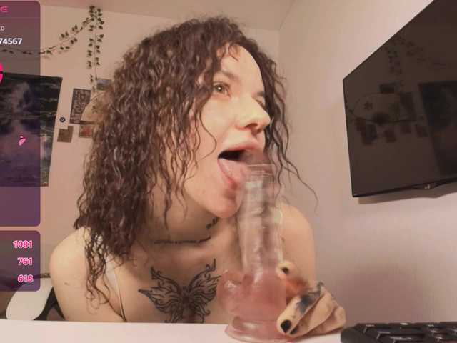 BeccaWhite live cam on BongaCams