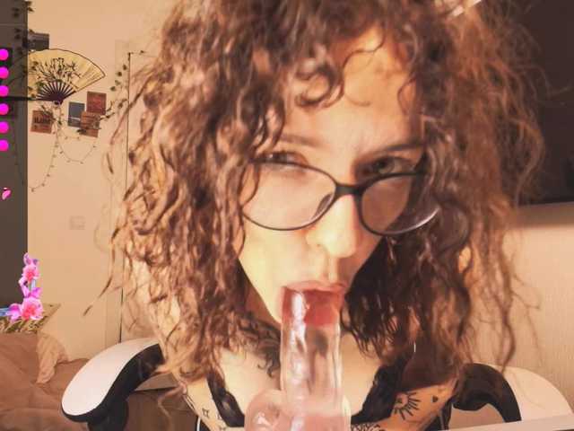 BeccaWhite live cam on BongaCams