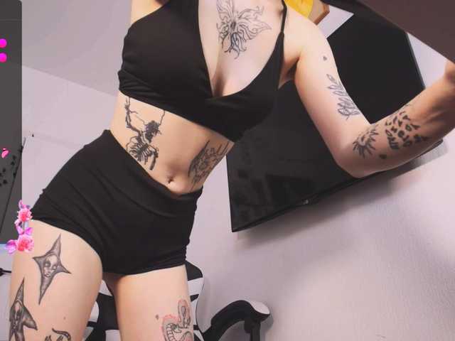 BeccaWhite live cam on BongaCams