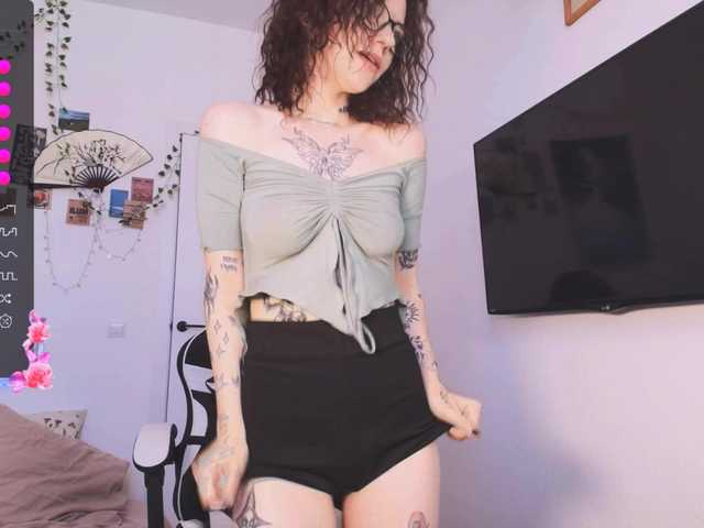 BeccaWhite live cam on BongaCams