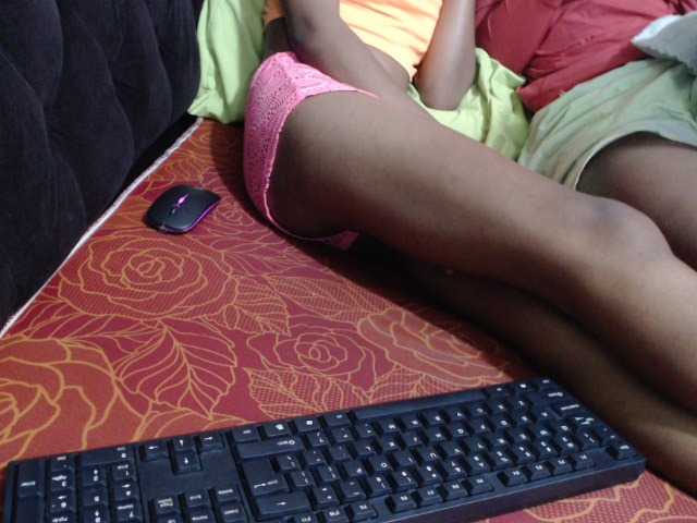 Lovewins live cam on BongaCams