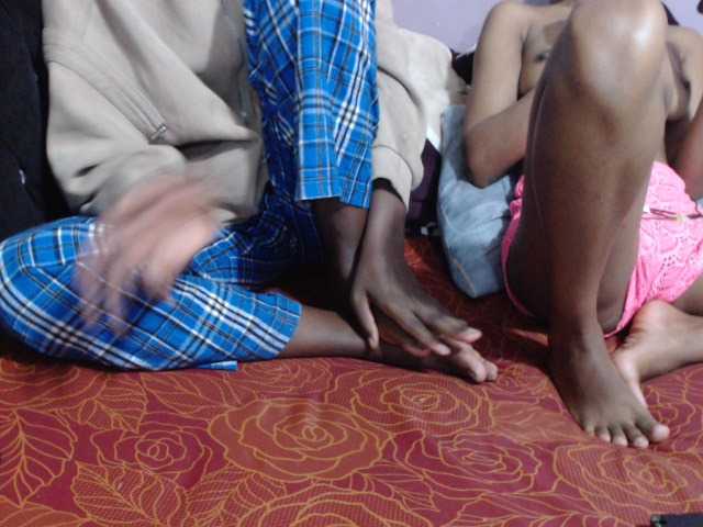 Lovewins live cam on BongaCams