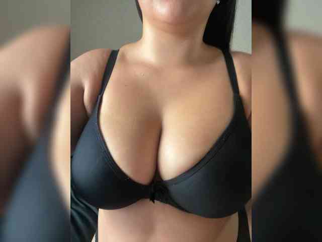 Cherry69Kiss Live Webcam on BongaCams