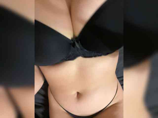 Cherry69Kiss webcam