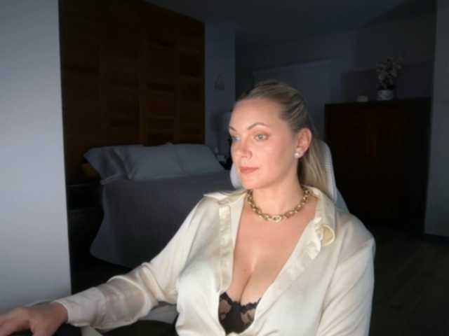  MissDoubleD chat room