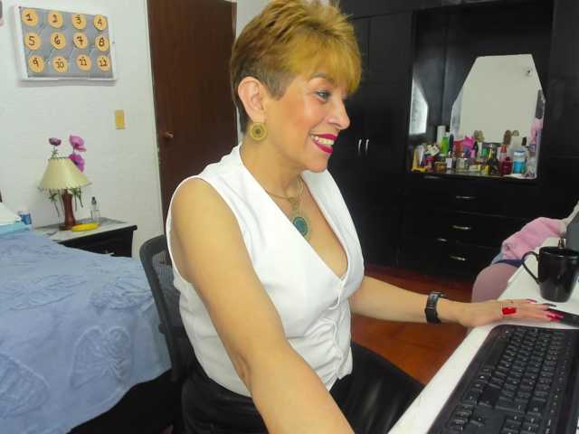 AngelinaStone65
