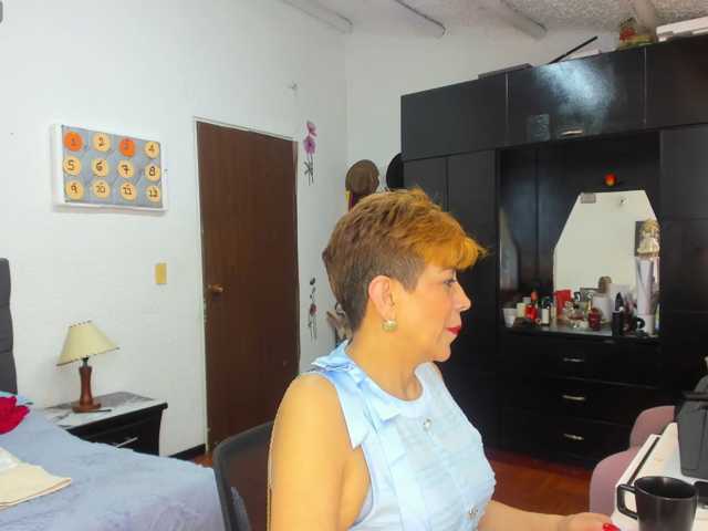 AngelinaStone65, en vivo ahora en BongaCams