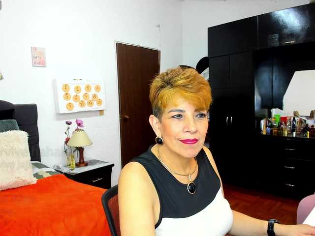 AngelinaStone65 live cam on BongaCams