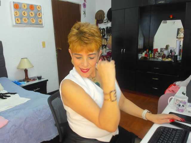 AngelinaStone65 live cam preview