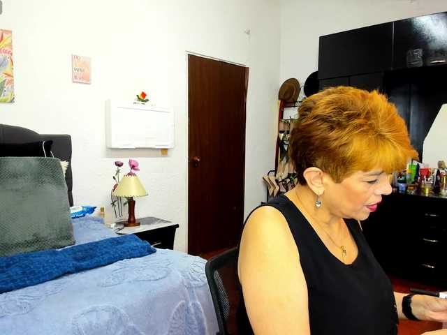 AngelinaStone65 live cam on BongaCams