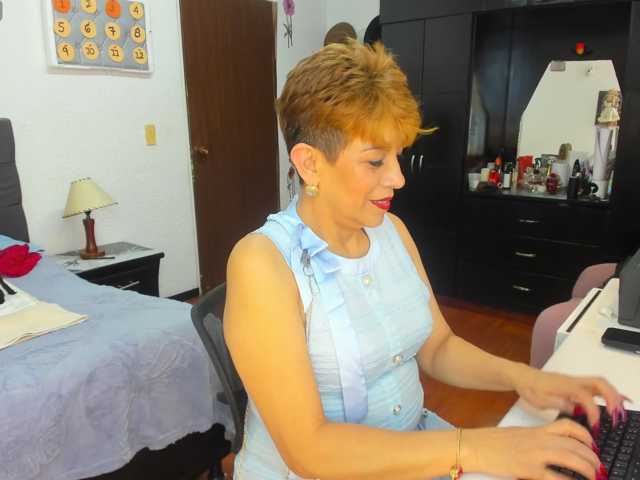 AngelinaStone65 live cam preview
