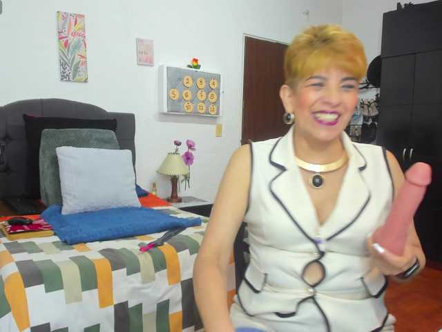 AngelinaStone65 live cam on BongaCams