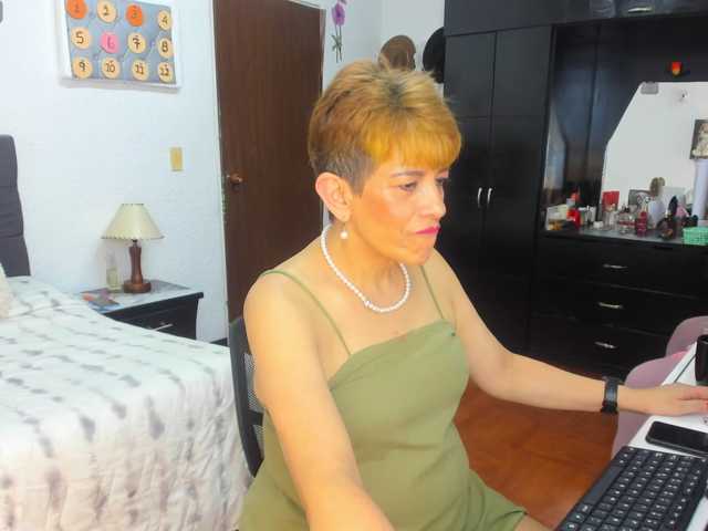 AngelinaStone65 live cam on BongaCams