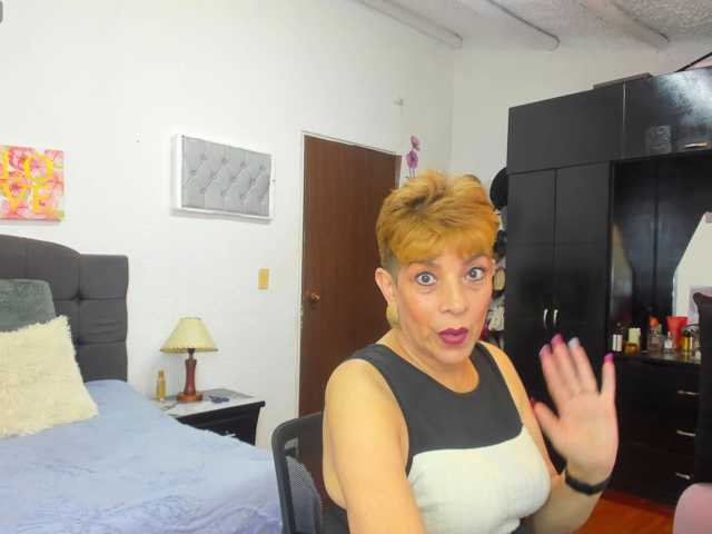 AngelinaStone65 live cam on BongaCams