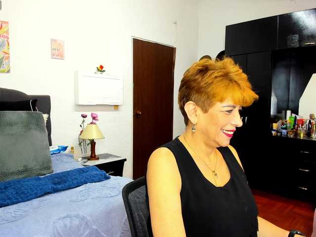 AngelinaStone65 live cam on BongaCams