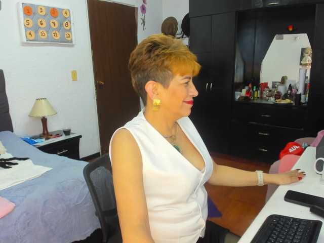 AngelinaStone65 live cam preview