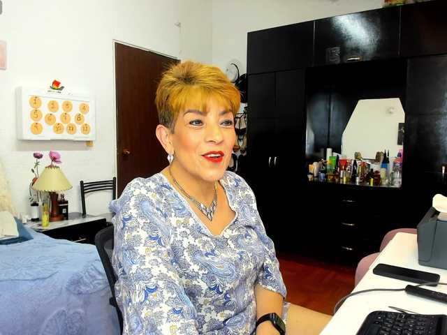 AngelinaStone65 live cam on BongaCams