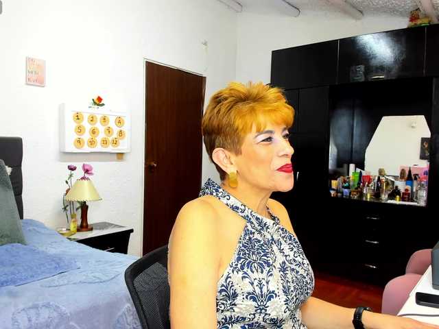 AngelinaStone65 live cam on BongaCams