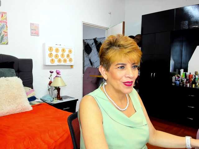 AngelinaStone65 live cam on BongaCams