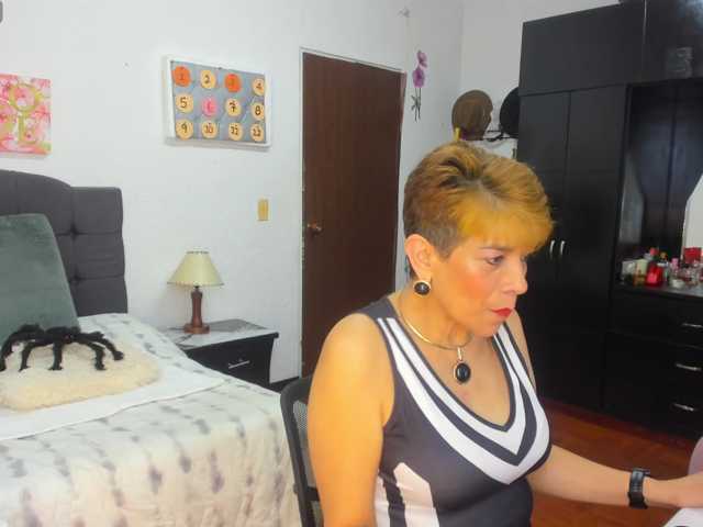 AngelinaStone65 live cam on BongaCams