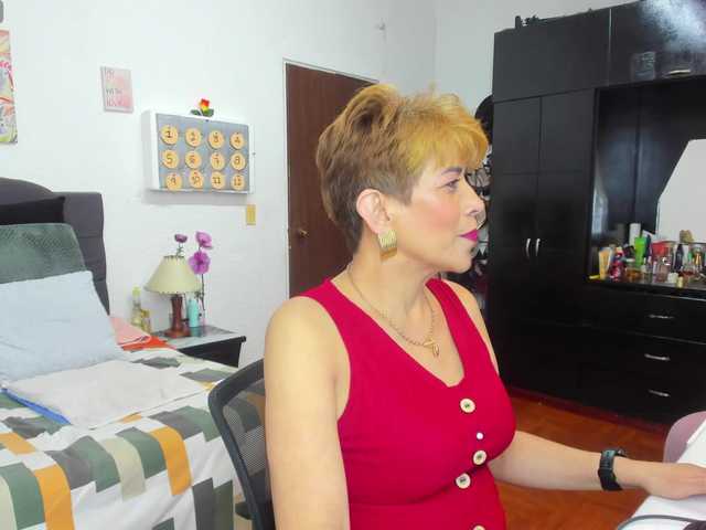 AngelinaStone65 live cam on BongaCams