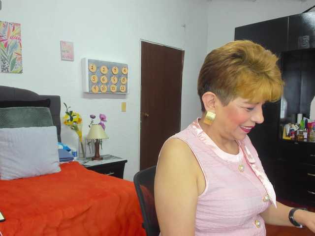 AngelinaStone65 live cam on BongaCams