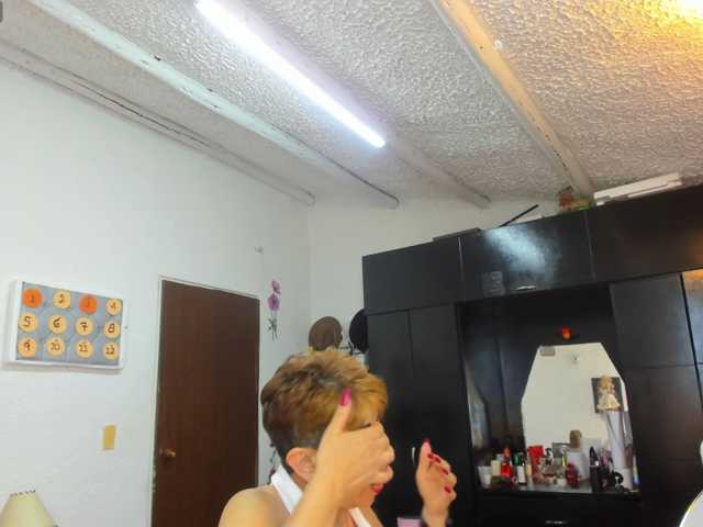 AngelinaStone65, en vivo ahora en BongaCams