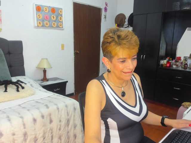 AngelinaStone65 live cam on BongaCams