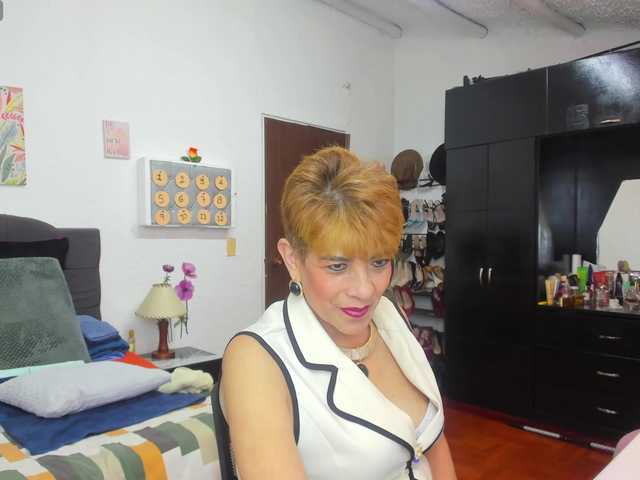 AngelinaStone65 live cam on BongaCams