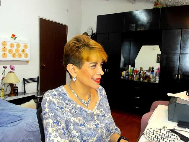 AngelinaStone65 live cam on BongaCams
