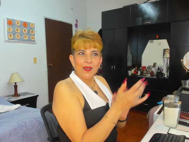 AngelinaStone65, en vivo ahora en BongaCams