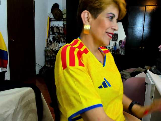 AngelinaStone65 live cam on BongaCams