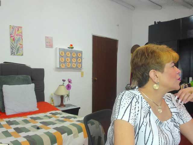 AngelinaStone65 live cam on BongaCams