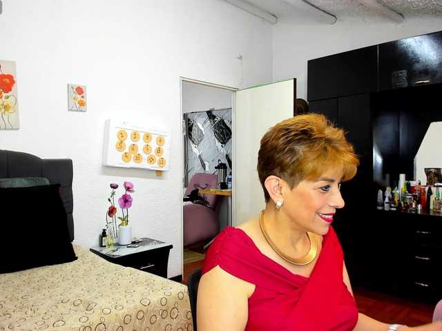 AngelinaStone65 live cam on BongaCams