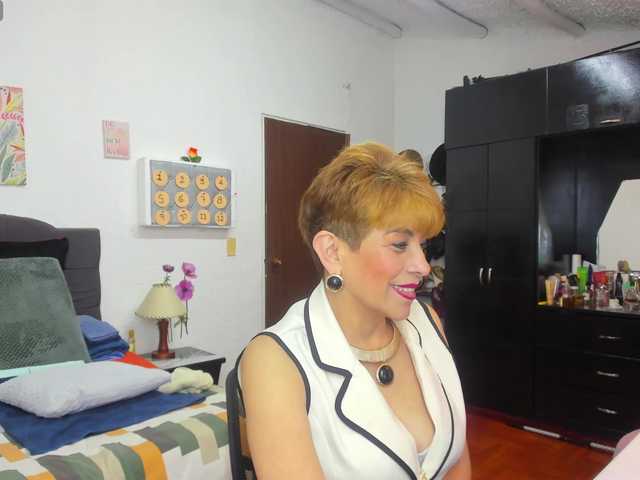 AngelinaStone65 live cam on BongaCams