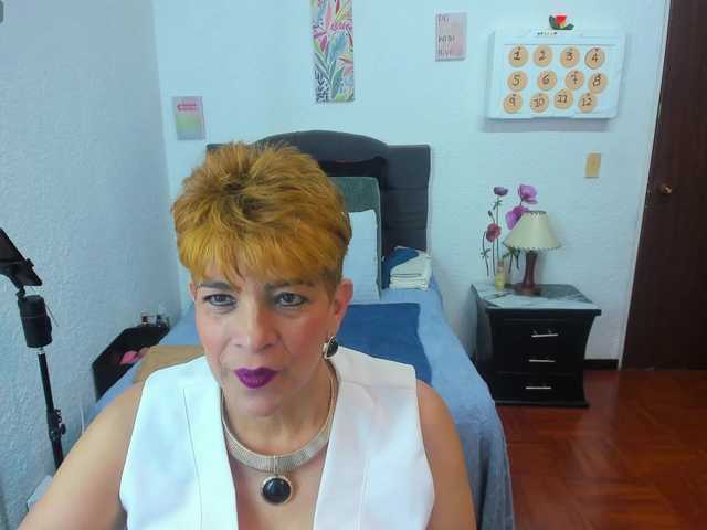AngelinaStone65 live cam on BongaCams