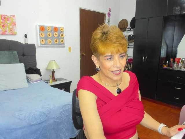 AngelinaStone65 live cam on BongaCams