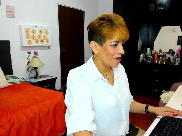 AngelinaStone65 live webcam show