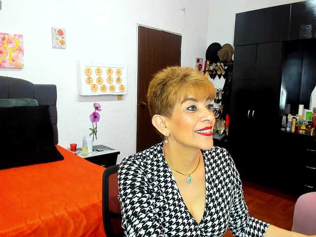 AngelinaStone65 live cam on BongaCams